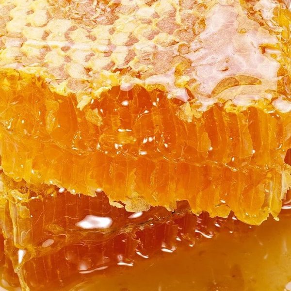 A Buzz From The Bees – Red Gum Honeycomb TA 30+ on Sale